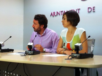 Els regidors Diana Morant i Vicent Mascarell a la roda de premsa